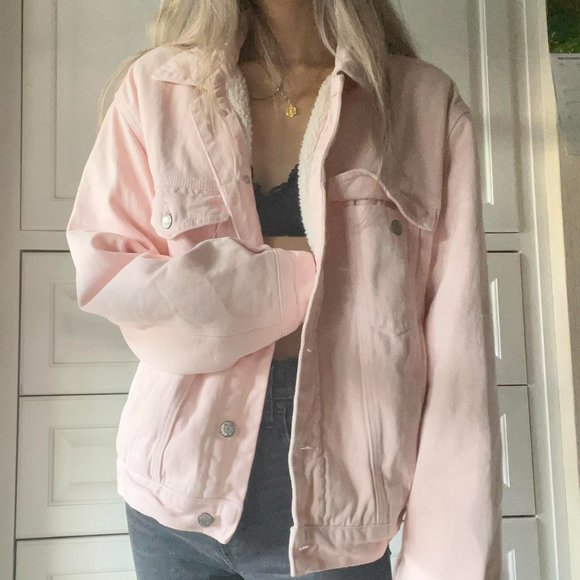 (SOLD) Brandy Melville Baby Pink Sherpa Lined Denim Jacket - Picture 2 of 4